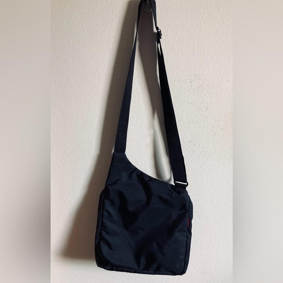 HEDGREN - UNISEX CROSSBODY BAG - Black - Brand New Condition! Water-Repellent! - Picture 3 of 9